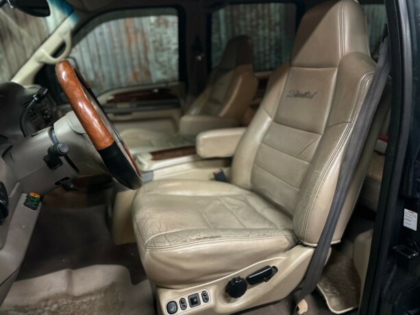 ford-excursion-diesel-2001-big-17