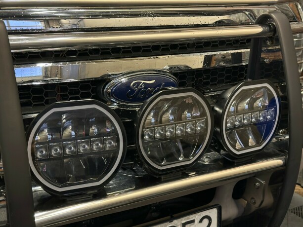 ford-excursion-diesel-2001-big-8