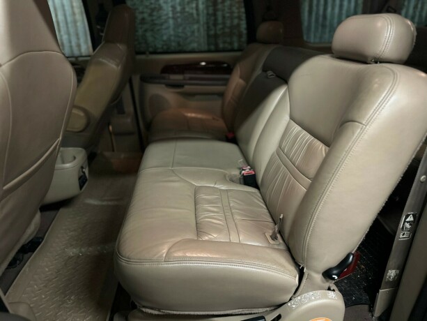 ford-excursion-diesel-2001-big-40