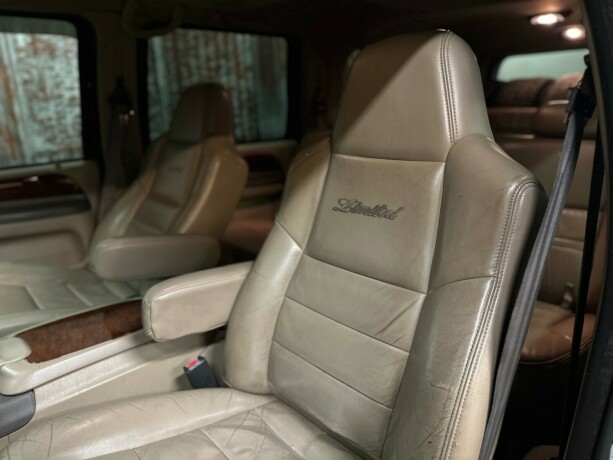 ford-excursion-diesel-2001-big-19