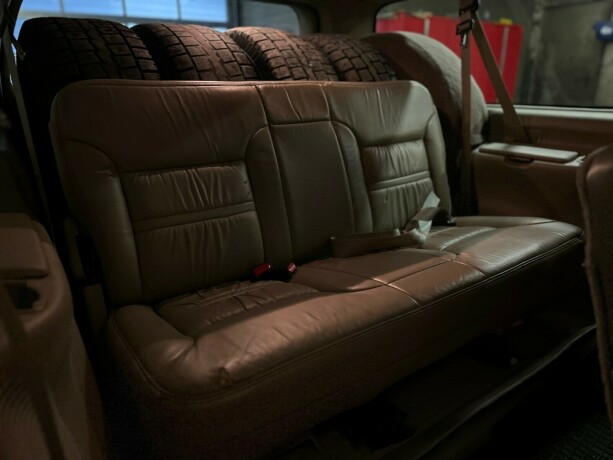 ford-excursion-diesel-2001-big-38