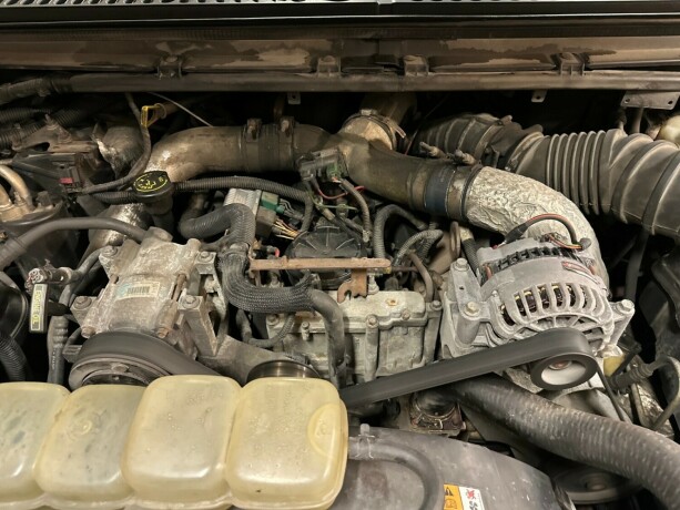 ford-excursion-diesel-2001-big-47