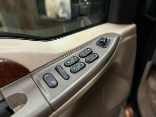 ford-excursion-diesel-2001-big-22