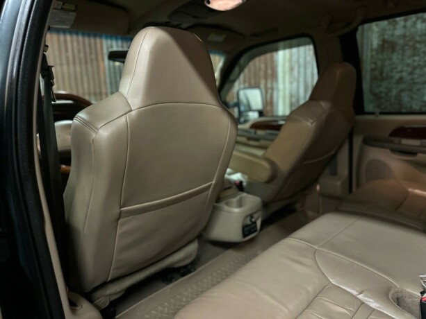 ford-excursion-diesel-2001-big-41