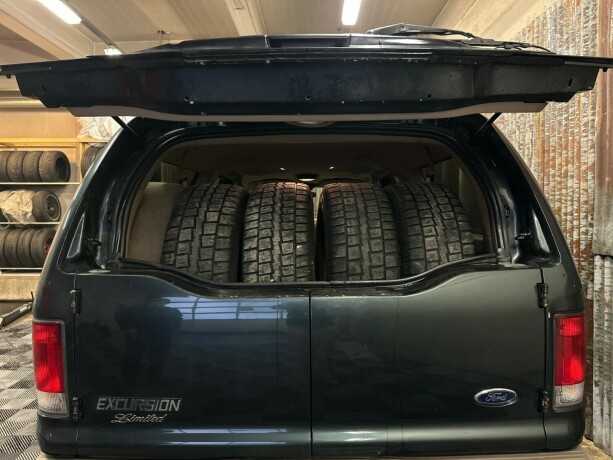 ford-excursion-diesel-2001-big-44