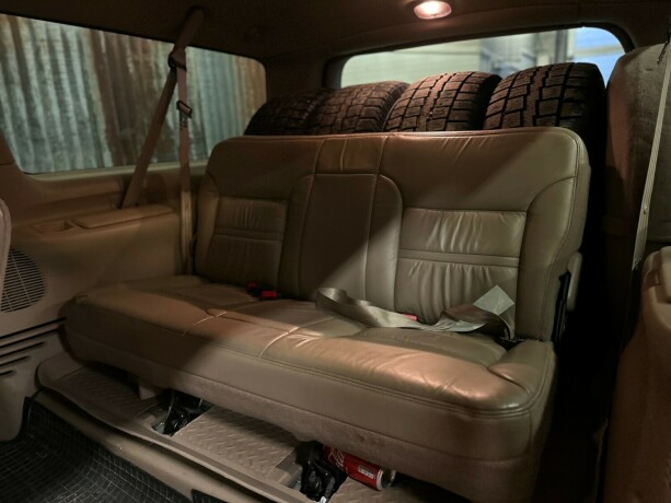 ford-excursion-diesel-2001-big-42