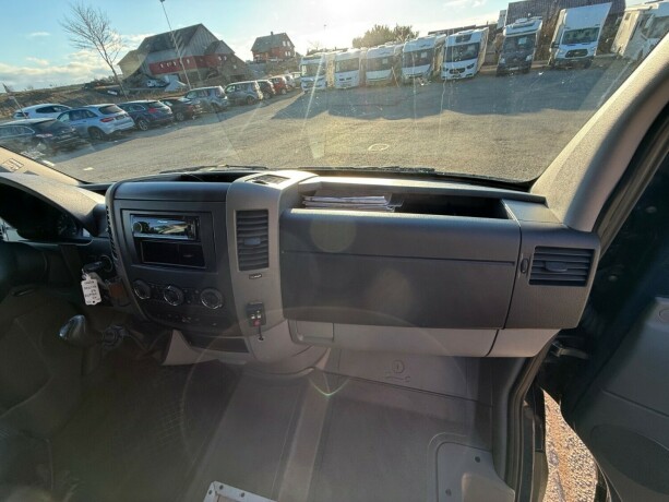 mercedes-benz-sprinter-diesel-2012-big-14