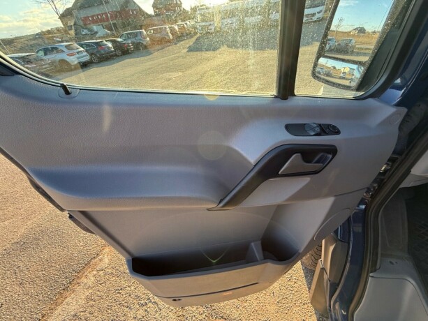 mercedes-benz-sprinter-diesel-2012-big-16