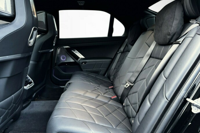 bmw-i7-elektrisitet-2023-big-45