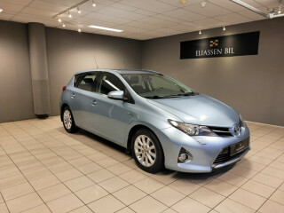 Toyota | Auris | Elektrisitet+bensin | 2014