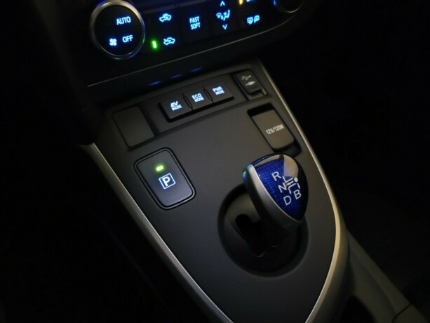 toyota-auris-elektrisitetbensin-2014-big-17