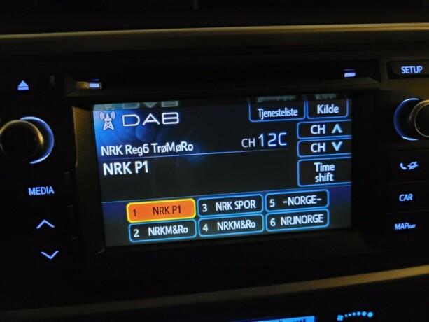 toyota-auris-elektrisitetbensin-2014-big-22