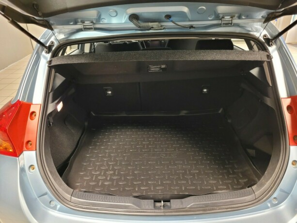 toyota-auris-elektrisitetbensin-2014-big-14