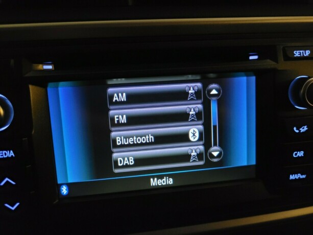 toyota-auris-elektrisitetbensin-2014-big-21