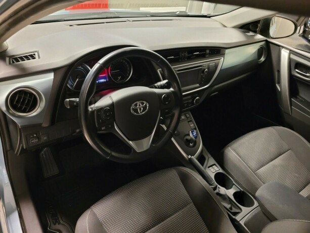 toyota-auris-elektrisitetbensin-2014-big-16