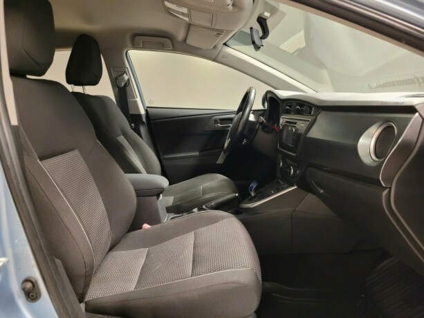 toyota-auris-elektrisitetbensin-2014-big-10