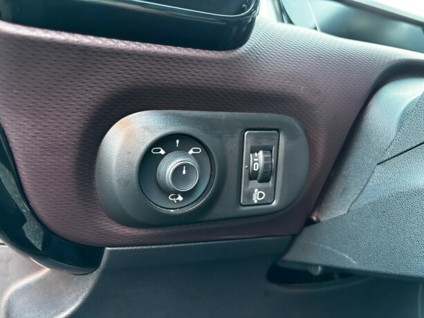 citroen-c4-cactus-bensin-2019-big-13