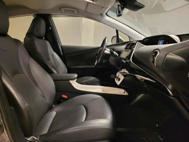 toyota-prius-elektrisitetbensin-2016-big-12