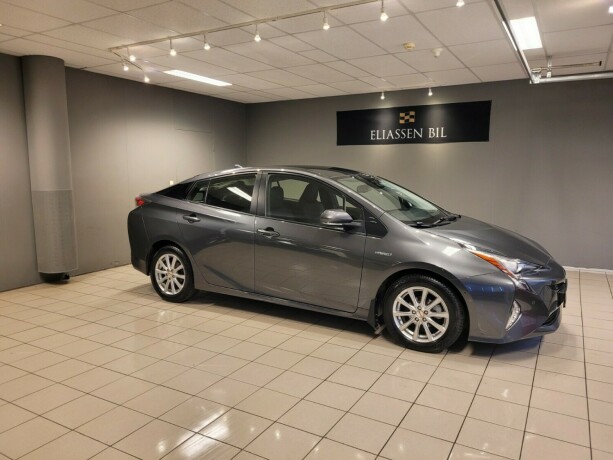 toyota-prius-elektrisitetbensin-2016-big-3