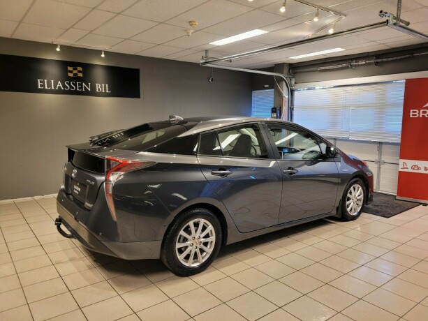 toyota-prius-elektrisitetbensin-2016-big-5