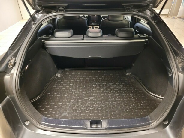 toyota-prius-elektrisitetbensin-2016-big-19