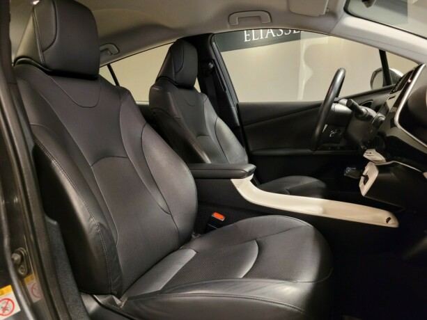 toyota-prius-elektrisitetbensin-2016-big-13