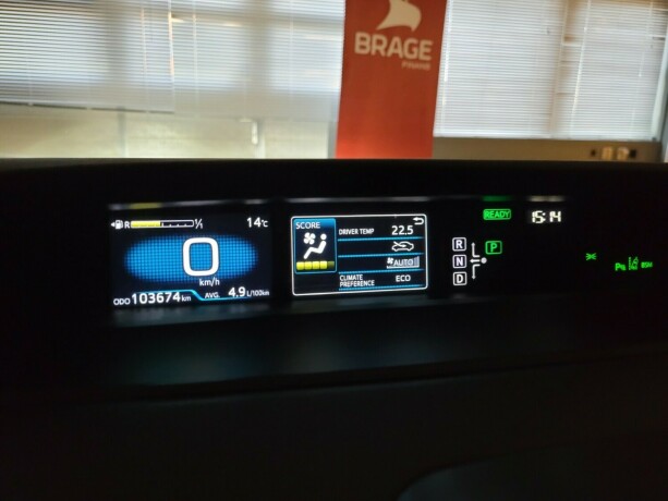 toyota-prius-elektrisitetbensin-2016-big-30