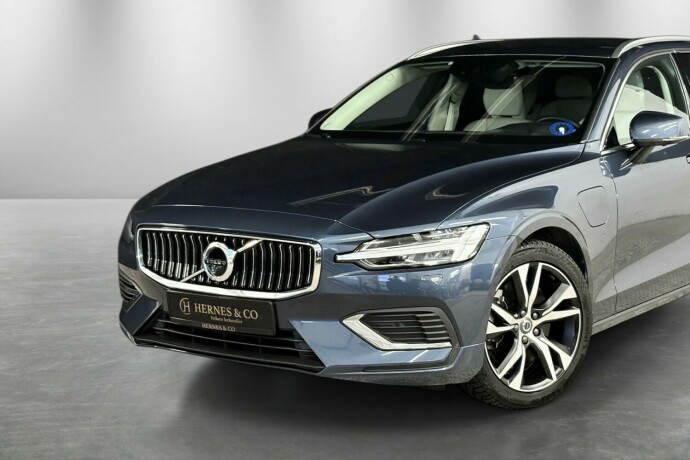 volvo-v60-elektrisitetbensin-2021-big-2