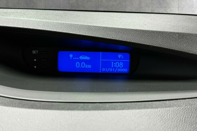 hyundai-i20-bensin-2013-big-24