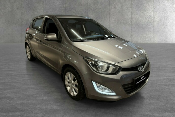 hyundai-i20-bensin-2013-big-7