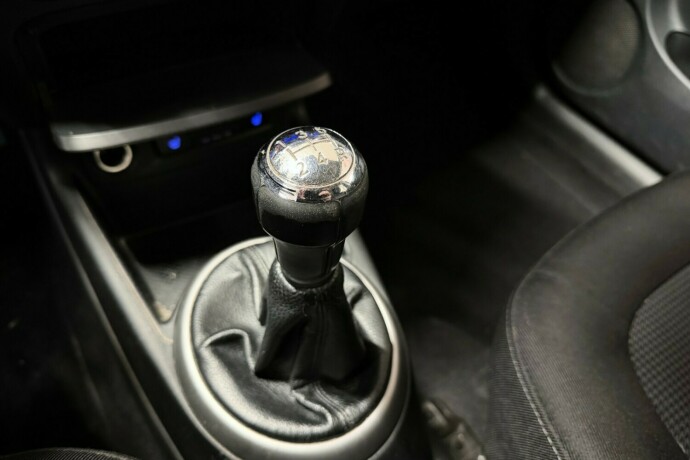 hyundai-i20-bensin-2013-big-22