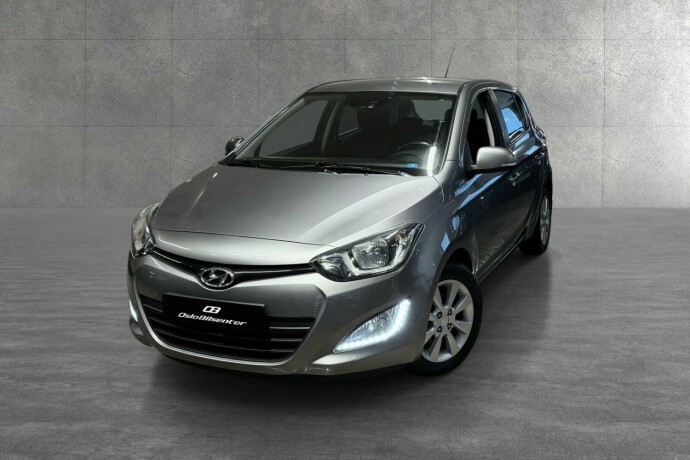 hyundai-i20-bensin-2013-big-1