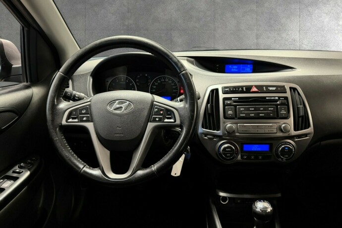 hyundai-i20-bensin-2013-big-18