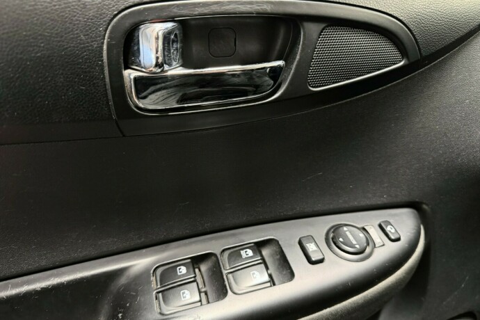 hyundai-i20-bensin-2013-big-21