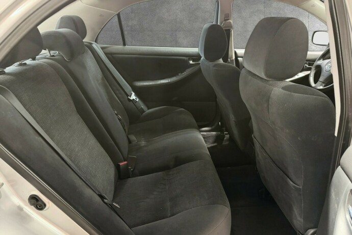 toyota-corolla-bensin-2004-big-13