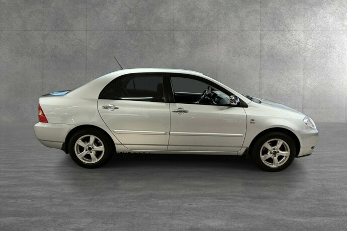 toyota-corolla-bensin-2004-big-6