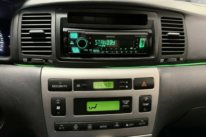 toyota-corolla-bensin-2004-big-24