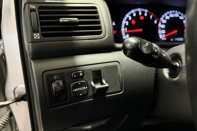 toyota-corolla-bensin-2004-big-21