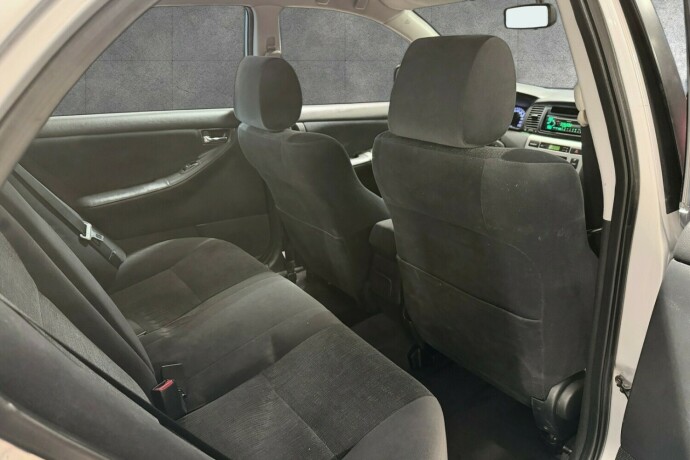 toyota-corolla-bensin-2004-big-12