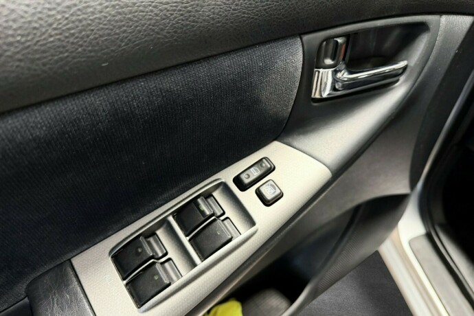 toyota-corolla-bensin-2004-big-22