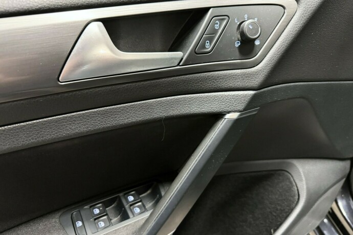 volkswagen-golf-elektrisitet-2019-big-22