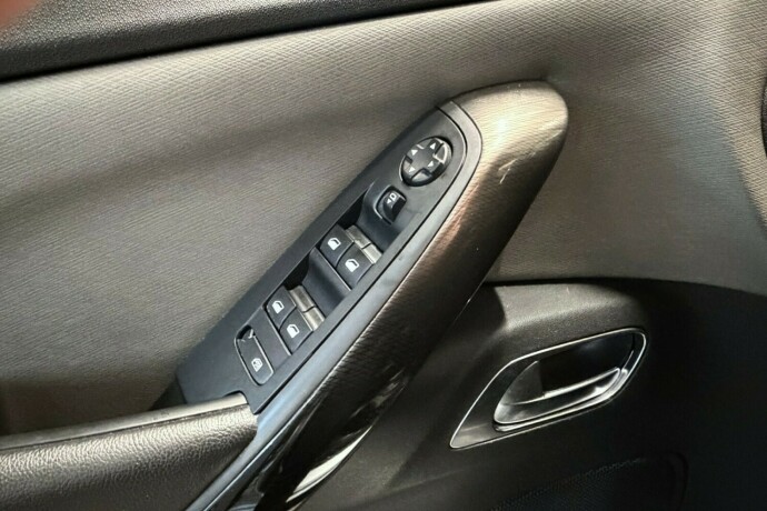 citroen-c4-picasso-diesel-2015-big-24