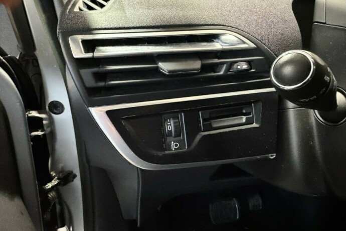 citroen-c4-picasso-diesel-2015-big-23