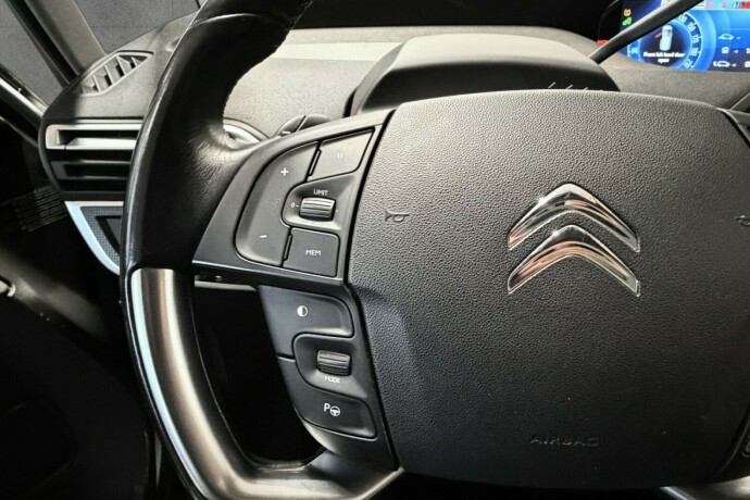 citroen-c4-picasso-diesel-2015-big-21