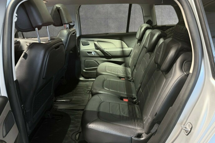 citroen-c4-picasso-diesel-2015-big-11