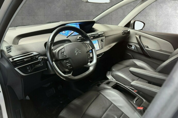 citroen-c4-picasso-diesel-2015-big-16