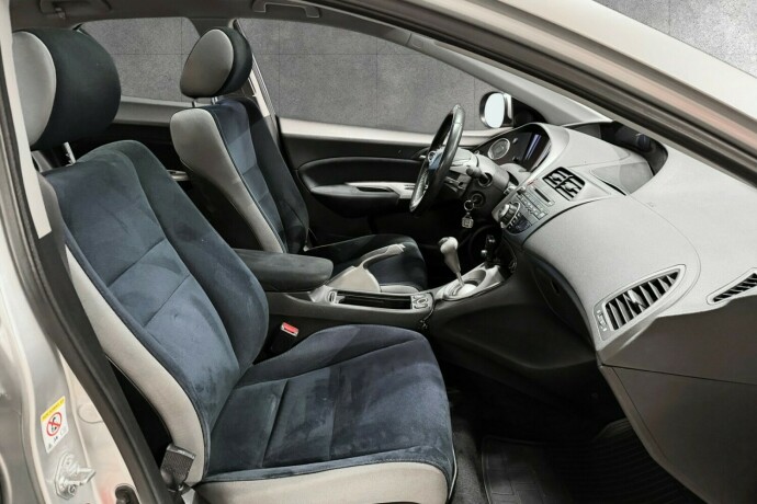 honda-civic-bensin-2007-big-17