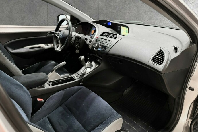 honda-civic-bensin-2007-big-16