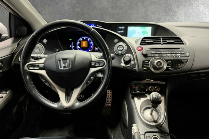 honda-civic-bensin-2007-big-19