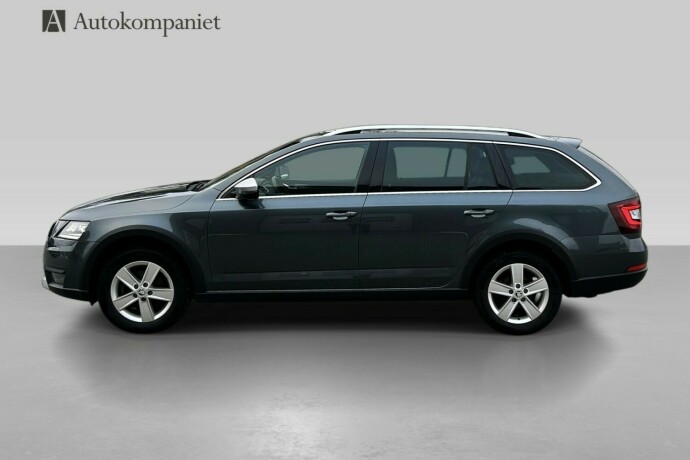 skoda-octavia-scout-diesel-2019-big-3